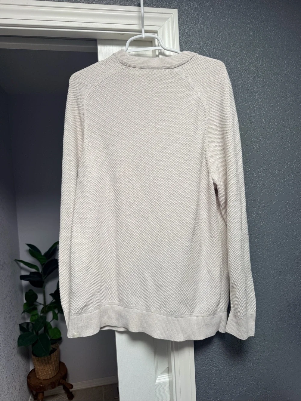 lululemon athletica Men’s Cream Crewneck Knit Sweater